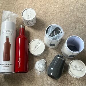 NIB 2 wine tumblers and 1 winesulator